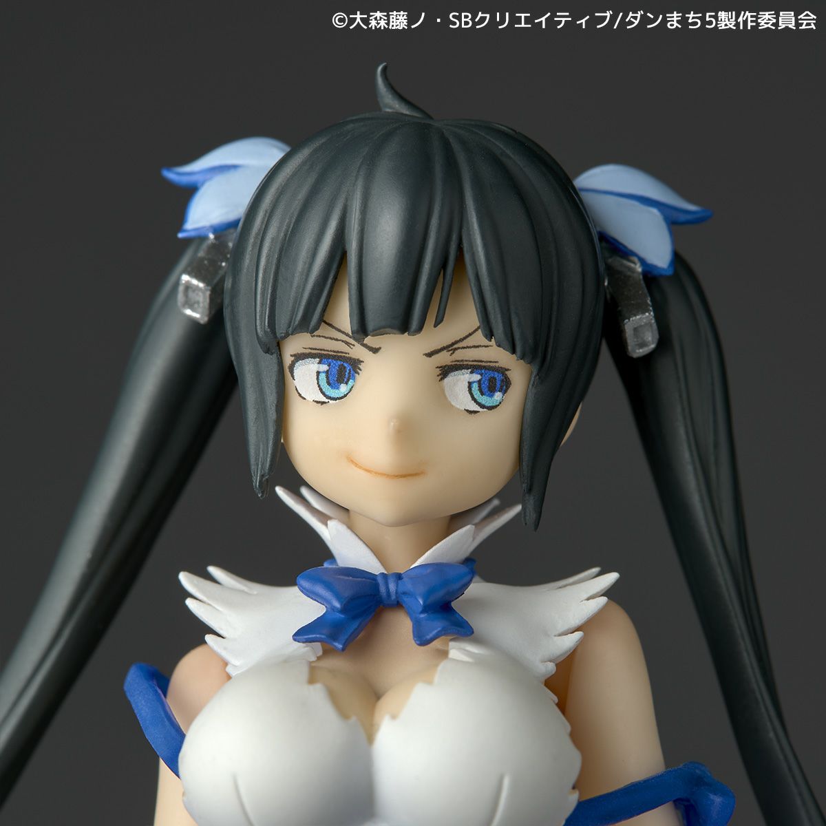 DanMachi Revoltech Hestia PVC Action Figure 13 cm - AniMuchuu