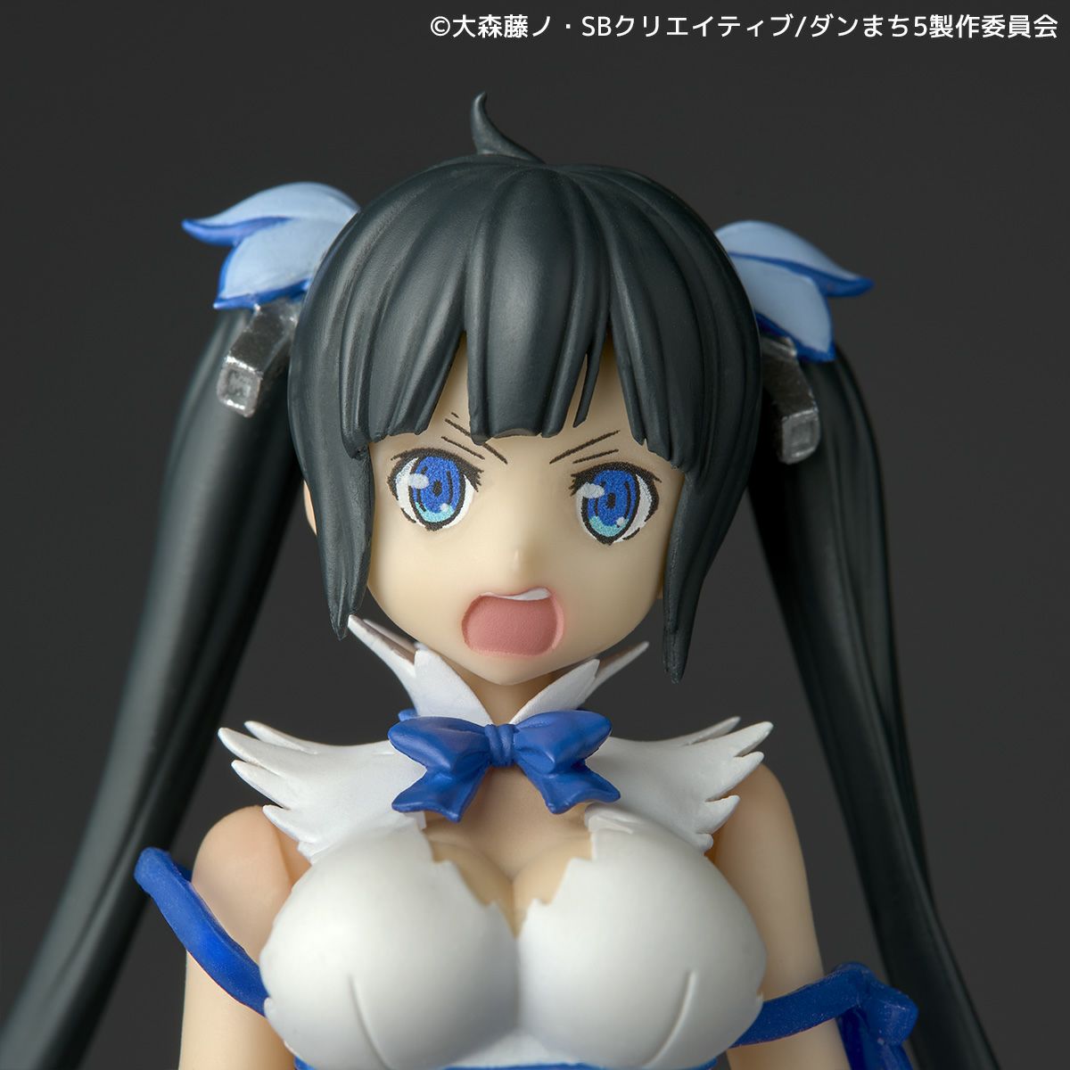DanMachi Revoltech Hestia PVC Action Figure 13 cm - AniMuchuu