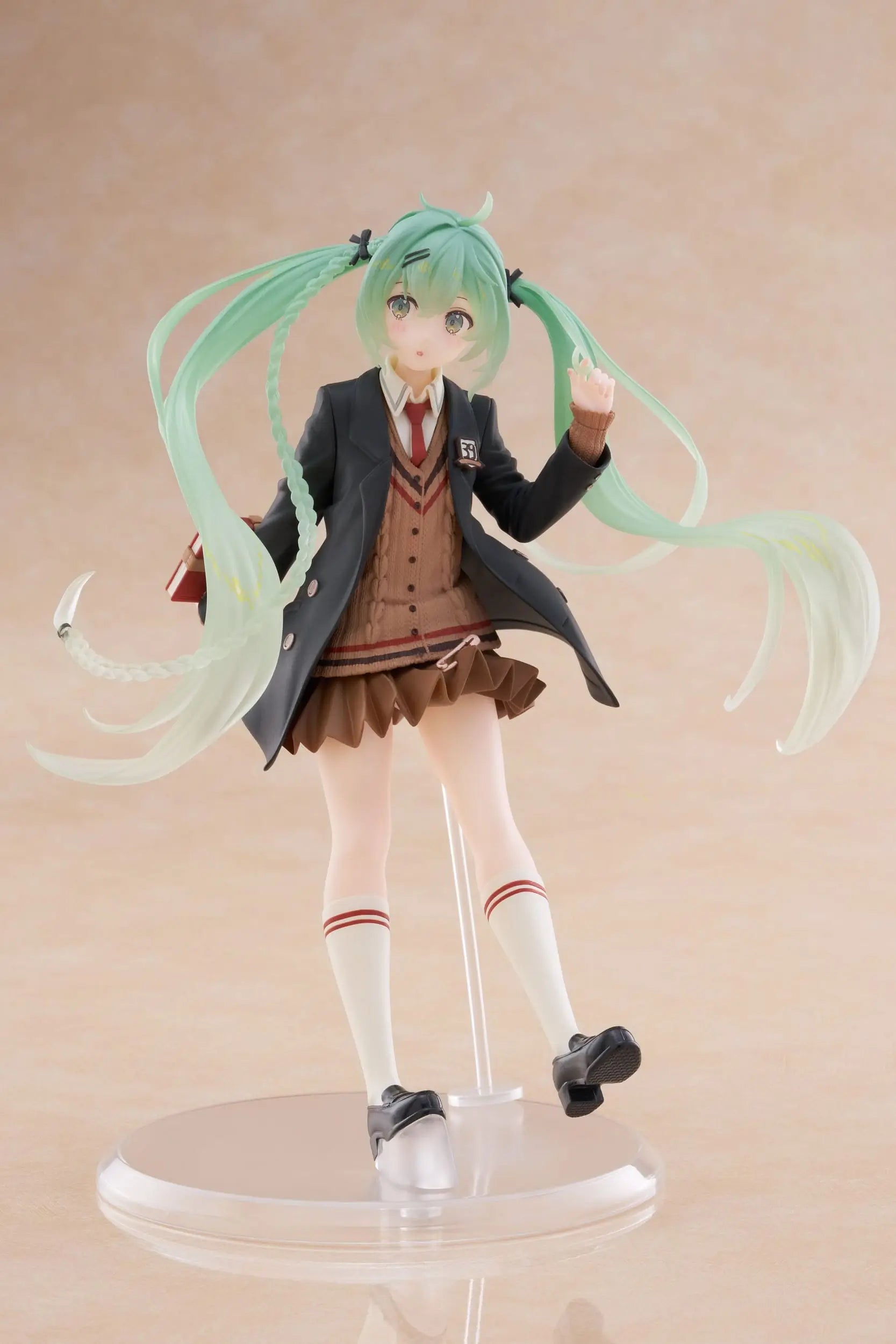 Hatsune Miku Fashion Preppy Ver. PVC Statue 18 cm - AniMuchuu