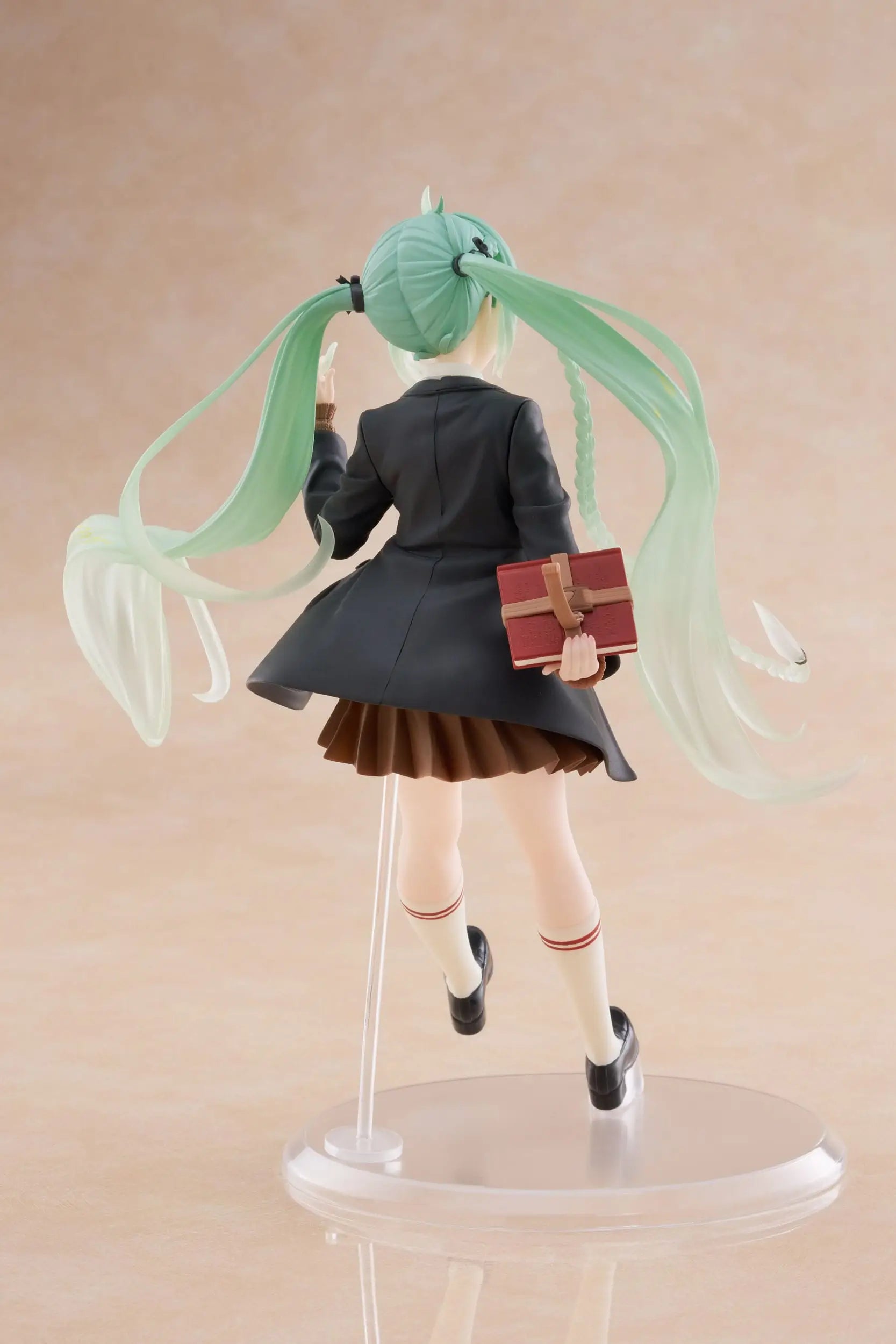 Hatsune Miku Fashion Preppy Ver. PVC Statue 18 cm - AniMuchuu