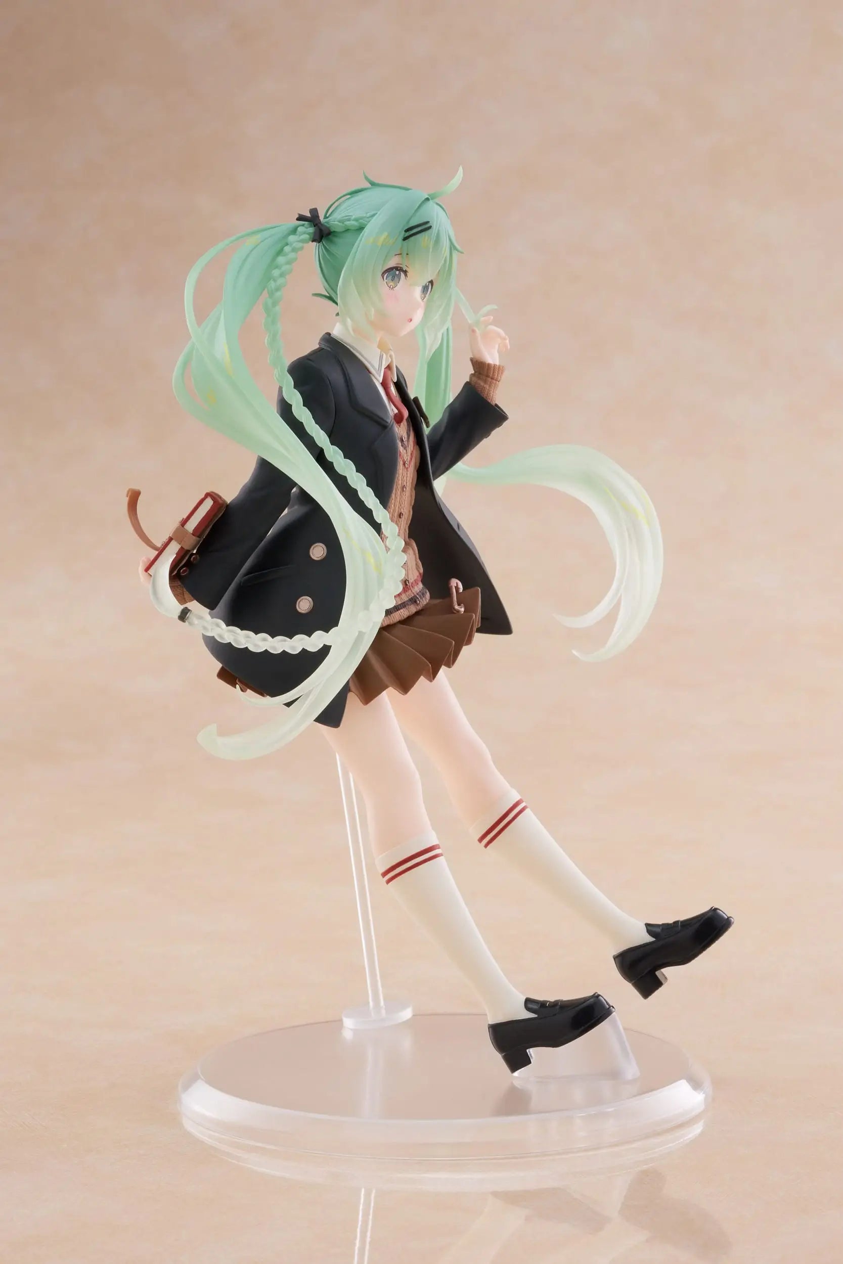Hatsune Miku Fashion Preppy Ver. PVC Statue 18 cm - AniMuchuu