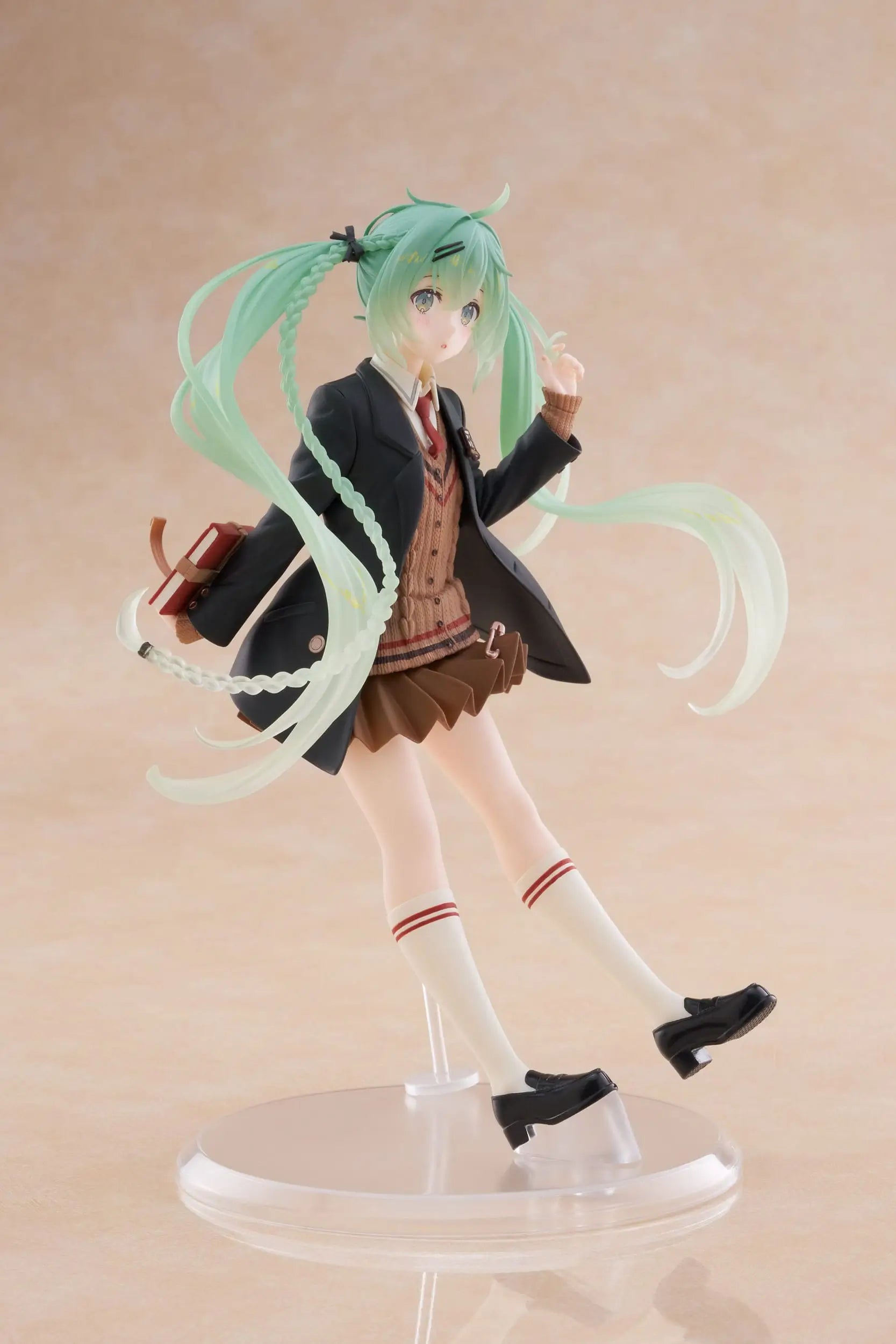 Hatsune Miku Fashion Preppy Ver. PVC Statue 18 cm - AniMuchuu