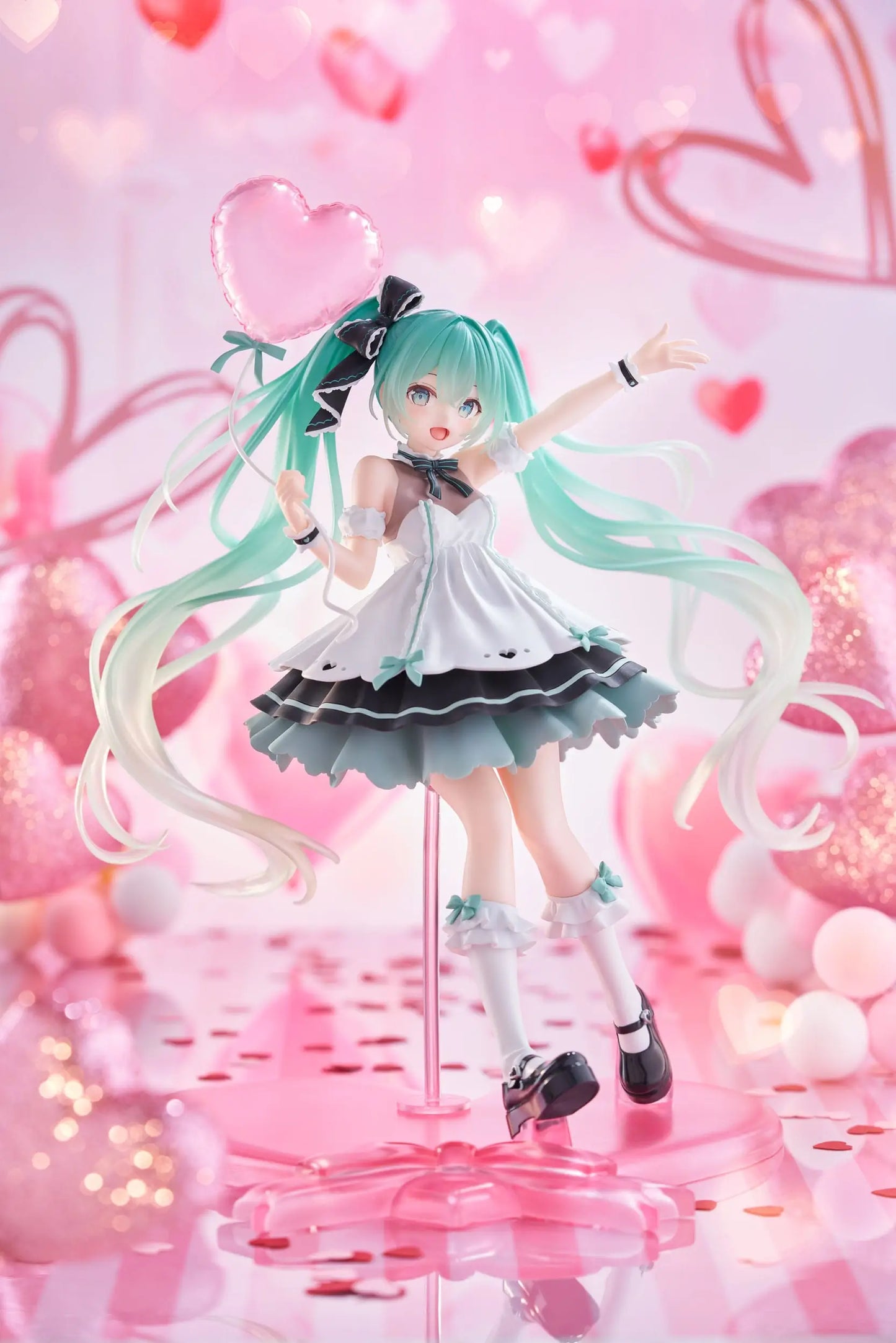 Hatsune Miku AMP+ PVC Statue Statue Birthday 2025 Party Ver. 21 cm - AniMuchuu