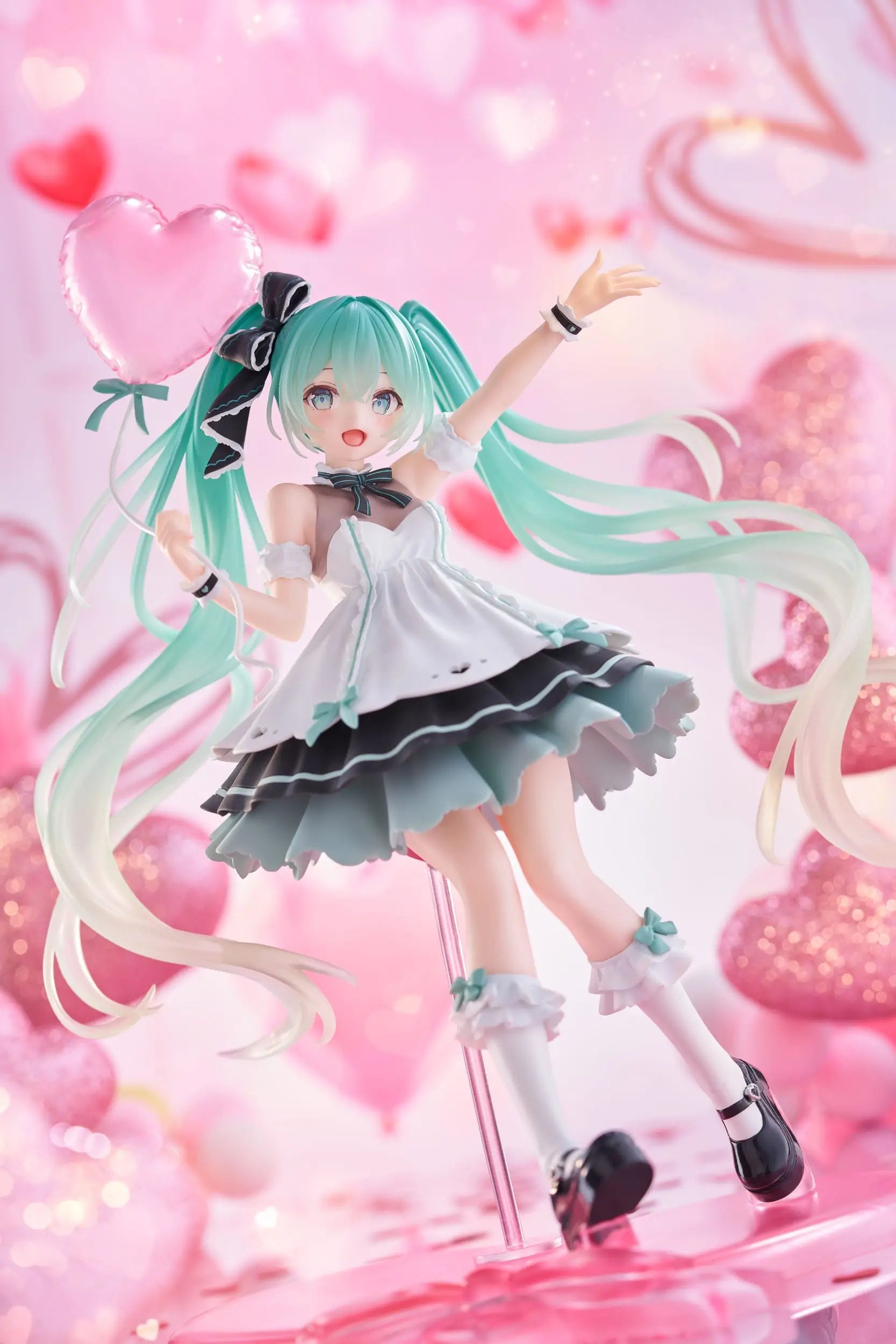 Hatsune Miku AMP+ PVC Statue Statue Birthday 2025 Party Ver. 21 cm - AniMuchuu