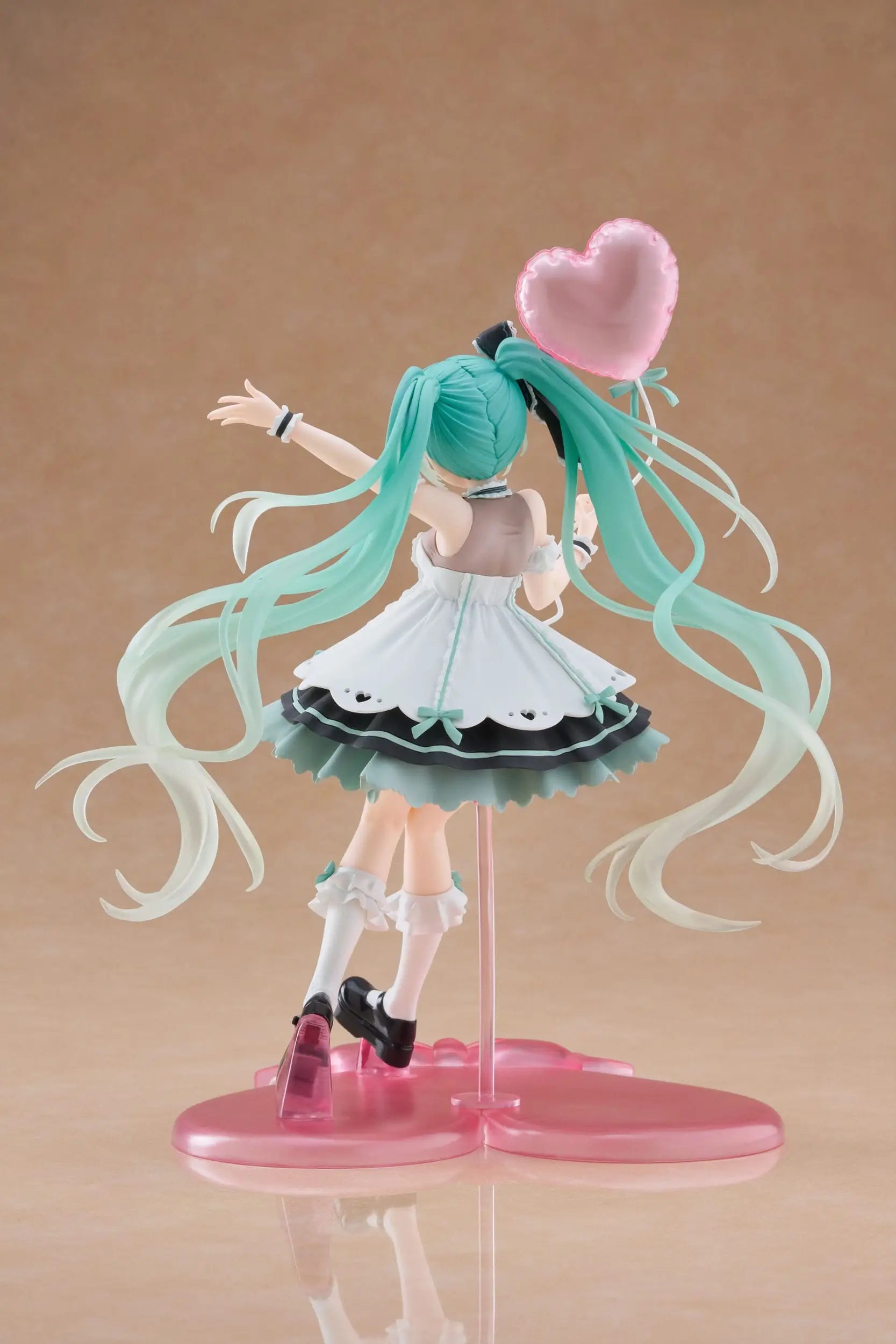 Hatsune Miku AMP+ PVC Statue Statue Birthday 2025 Party Ver. 21 cm - AniMuchuu
