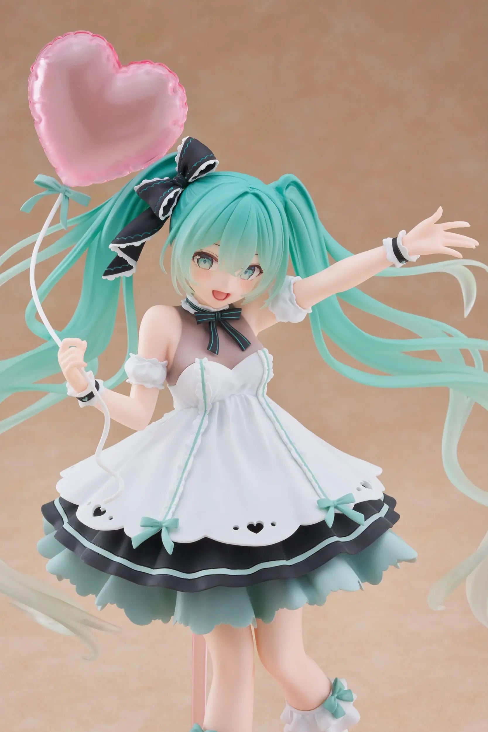 Hatsune Miku AMP+ PVC Statue Statue Birthday 2025 Party Ver. 21 cm - AniMuchuu