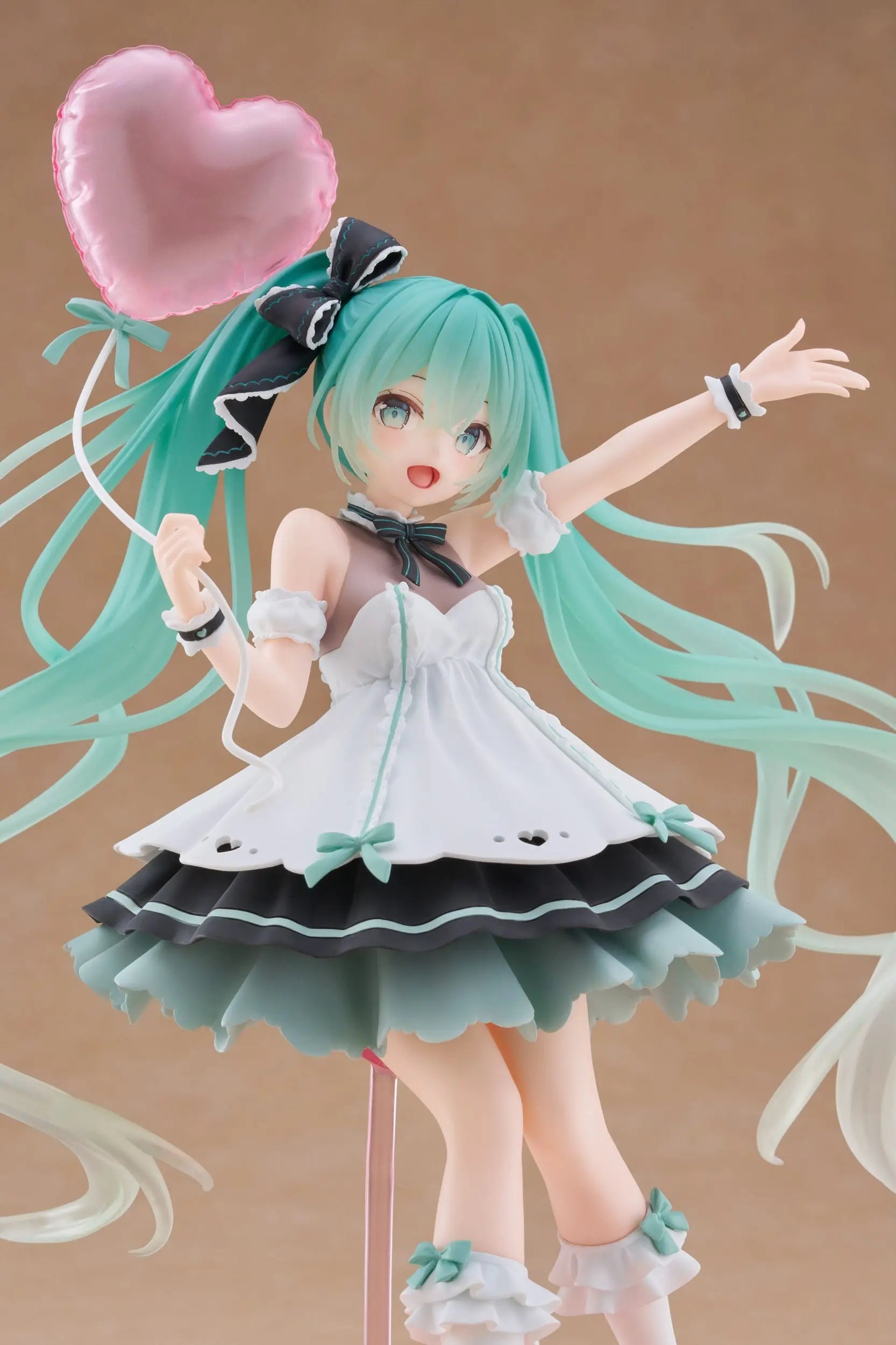 Hatsune Miku AMP+ PVC Statue Statue Birthday 2025 Party Ver. 21 cm - AniMuchuu