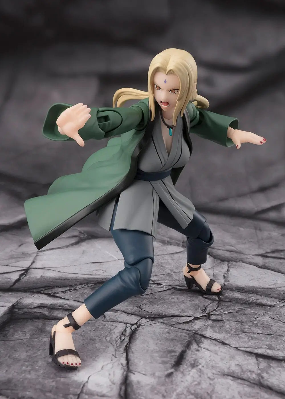 Naruto S.H.Figuarts Figure Tsunade The legendary Medical Ninja 14 cm - AniMuchuu