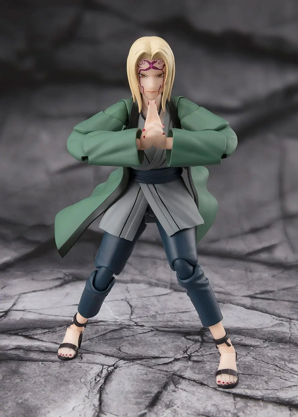 Naruto S.H.Figuarts Figure Tsunade The legendary Medical Ninja 14 cm - AniMuchuu