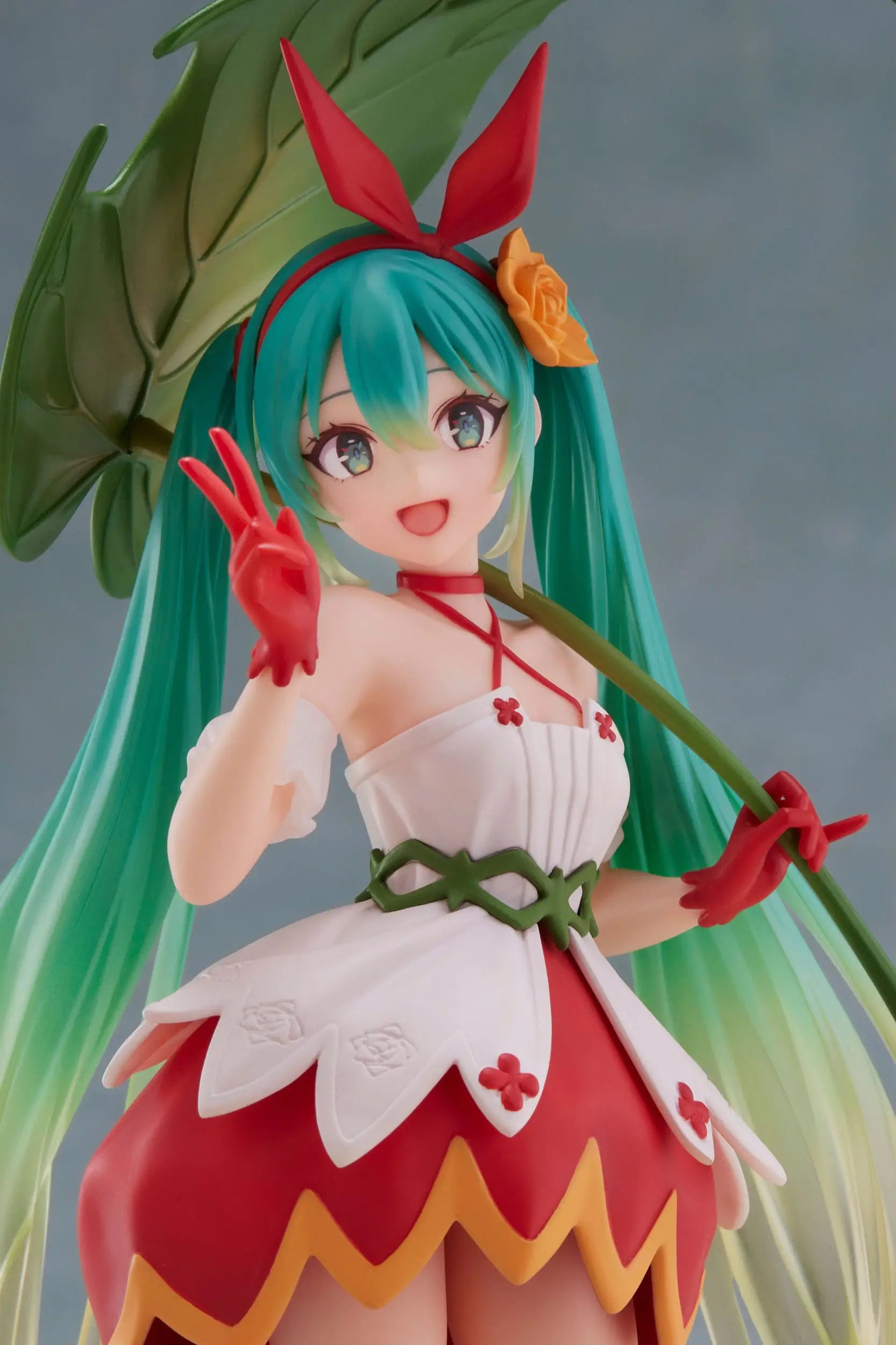 Vocaloid PVC Statue Hatsune Miku Wonderland Figure Thumbelina 18 cm - AniMuchuu
