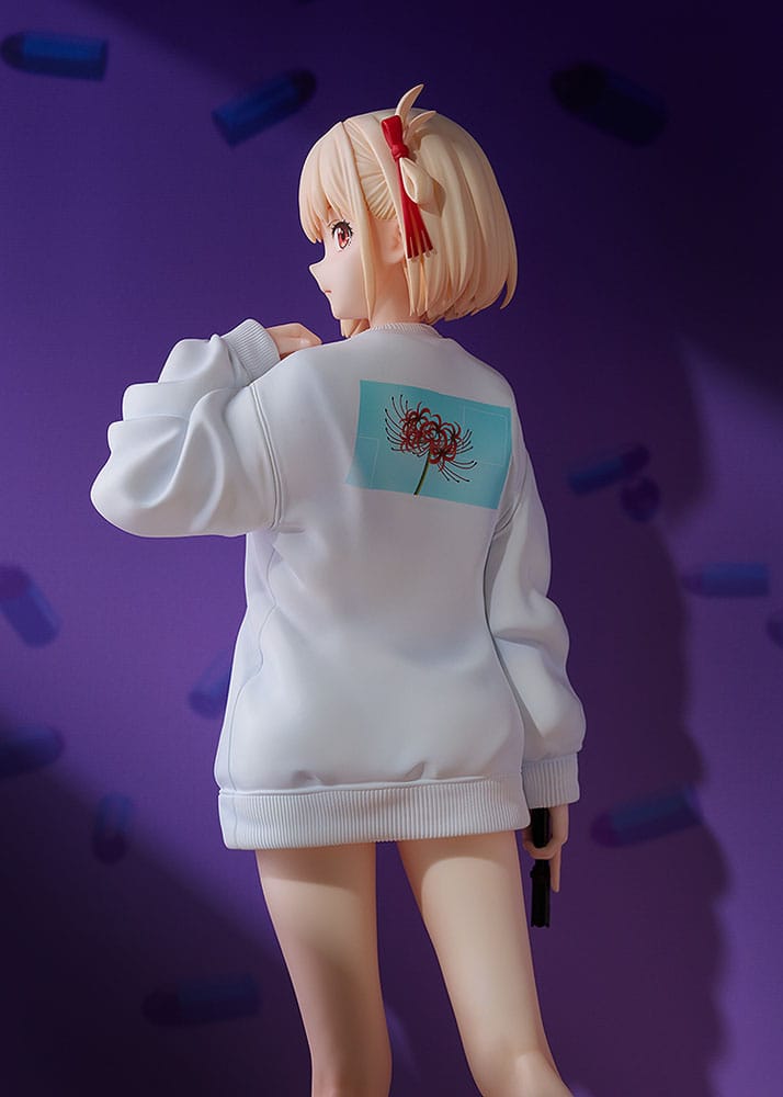 Lycoris Recoil PVC Statue 1/7 Chisato Nishikigi: Oversized Sweatshirt Ver. 25 cm - AniMuchuu