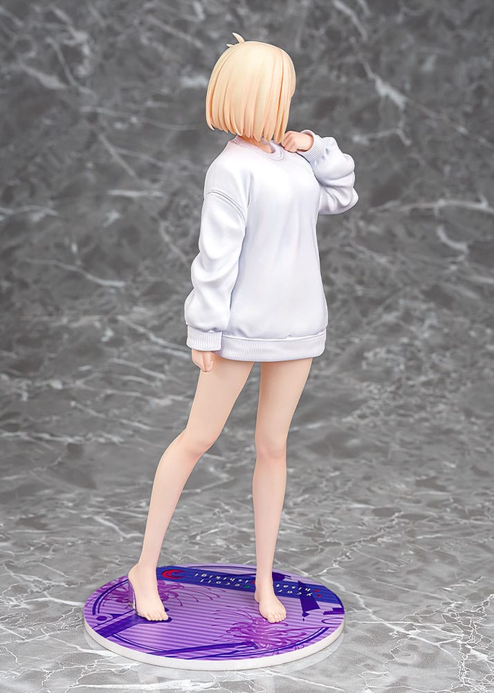 Lycoris Recoil PVC Statue 1/7 Chisato Nishikigi: Oversized Sweatshirt Ver. 25 cm - AniMuchuu