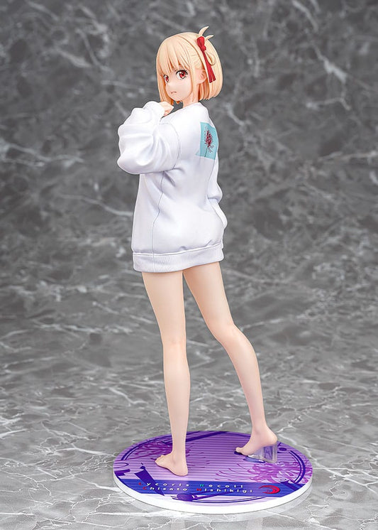 Lycoris Recoil PVC Statue 1/7 Chisato Nishikigi: Oversized Sweatshirt Ver. 25 cm - AniMuchuu