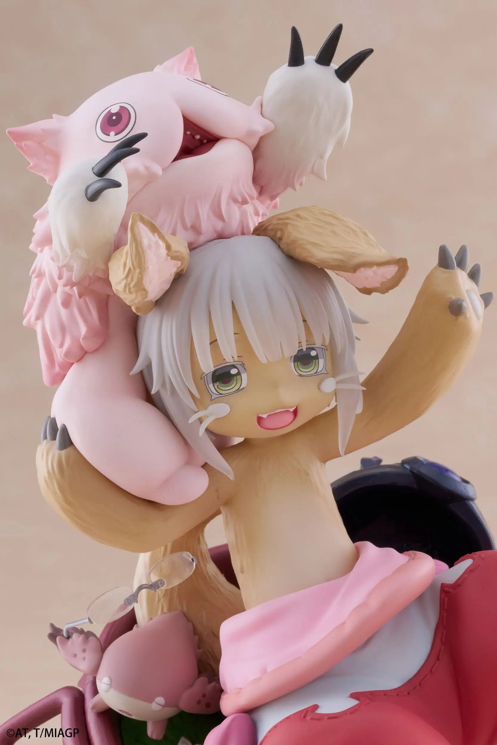 Made in Abyss AMP+ PVC Statue Statue Nanachi My Treasure 16 cm - AniMuchuu