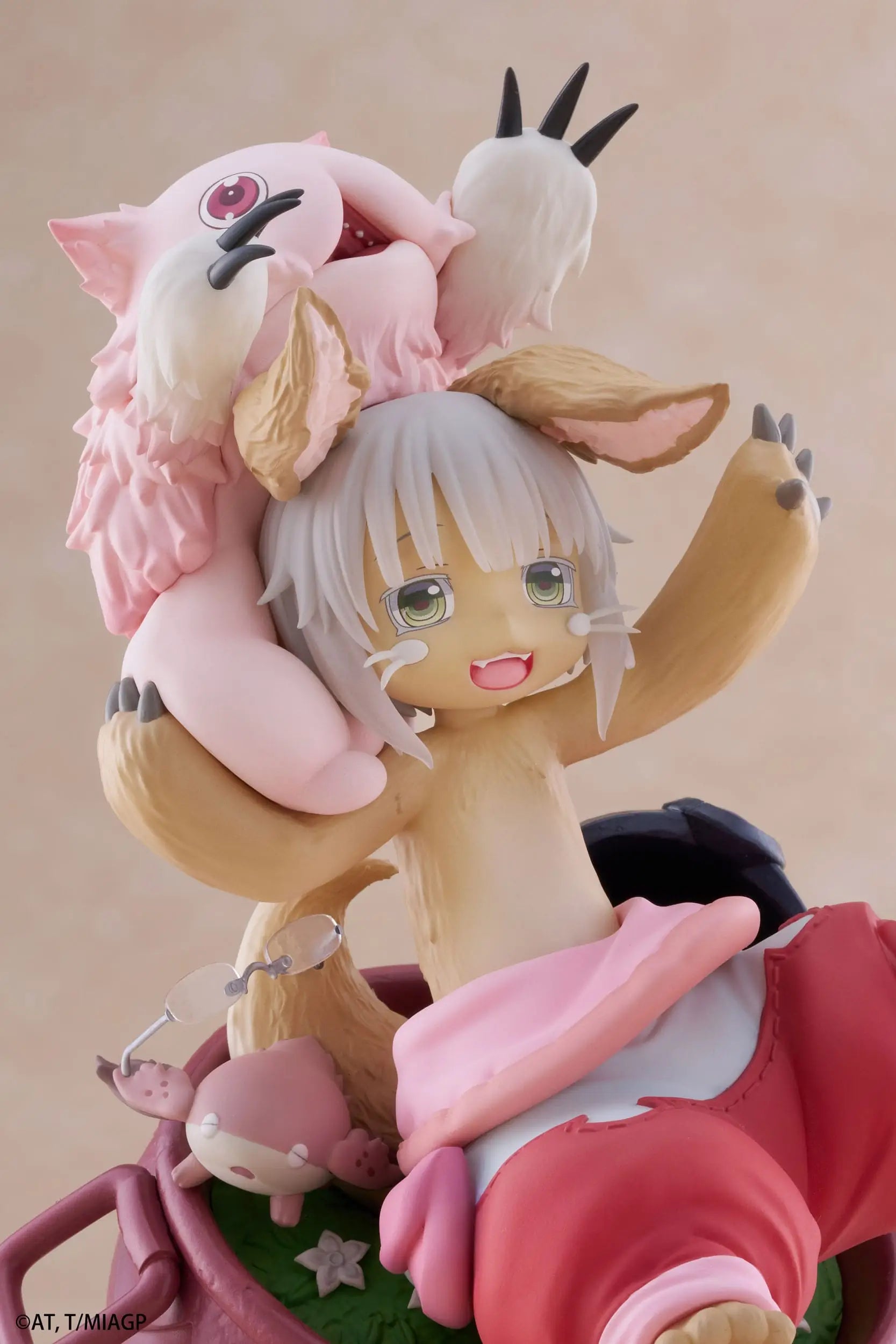 Made in Abyss AMP+ PVC Statue Statue Nanachi My Treasure 16 cm - AniMuchuu