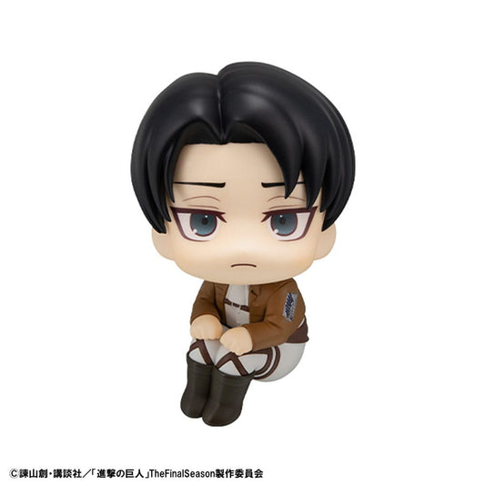 Attack on Titan Look Up PVC Statue Levi 11 cm - AniMuchuu