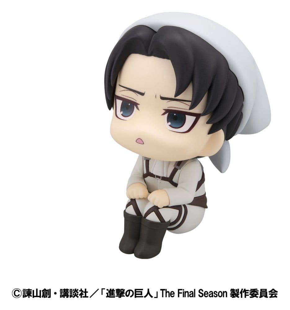 Attack on Titan Look Up PVC Statue Levi Cleaning up Ver. 11 cm - AniMuchuu