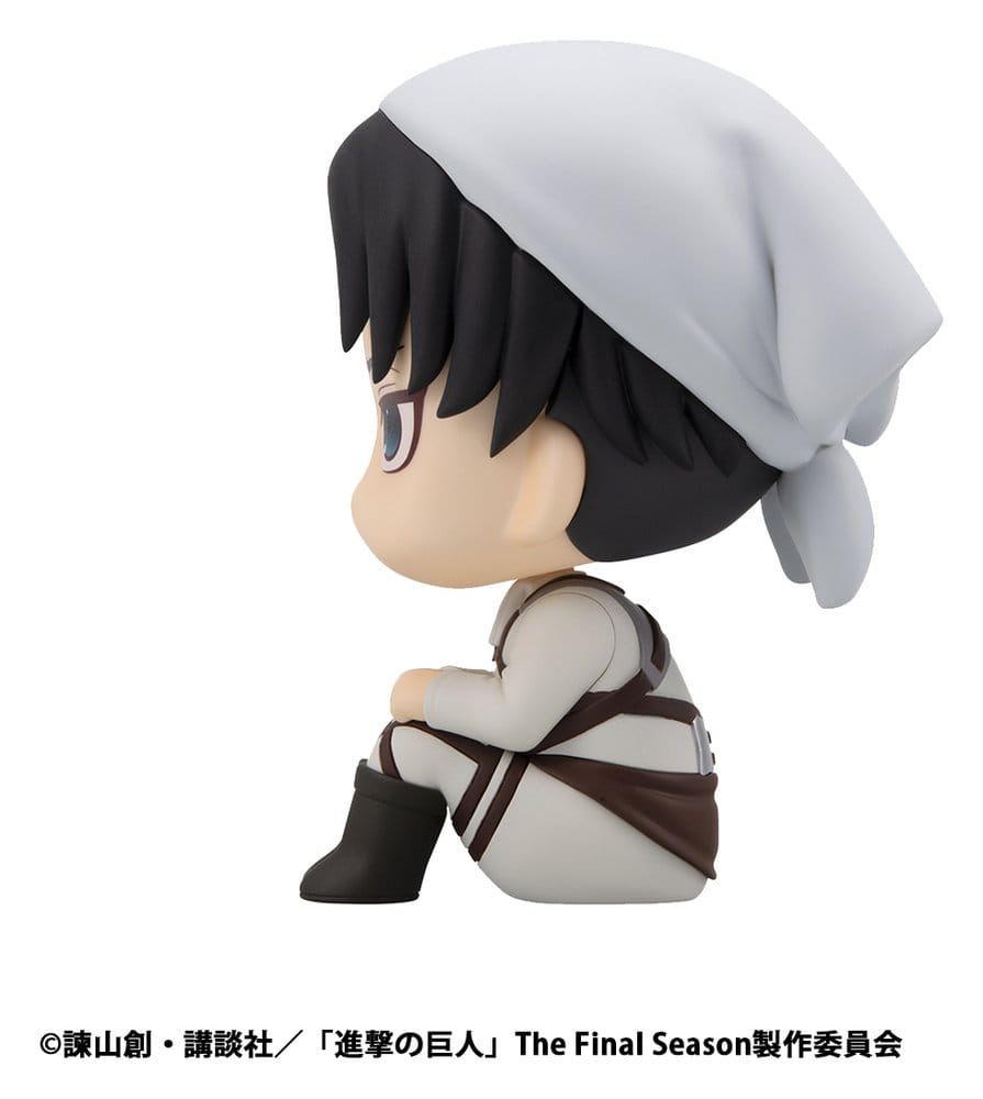 Attack on Titan Look Up PVC Statue Levi Cleaning up Ver. 11 cm - AniMuchuu