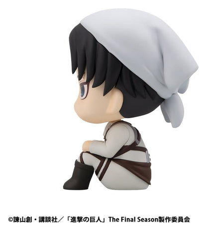 Attack on Titan Look Up PVC Statue Levi Cleaning up Ver. 11 cm - AniMuchuu