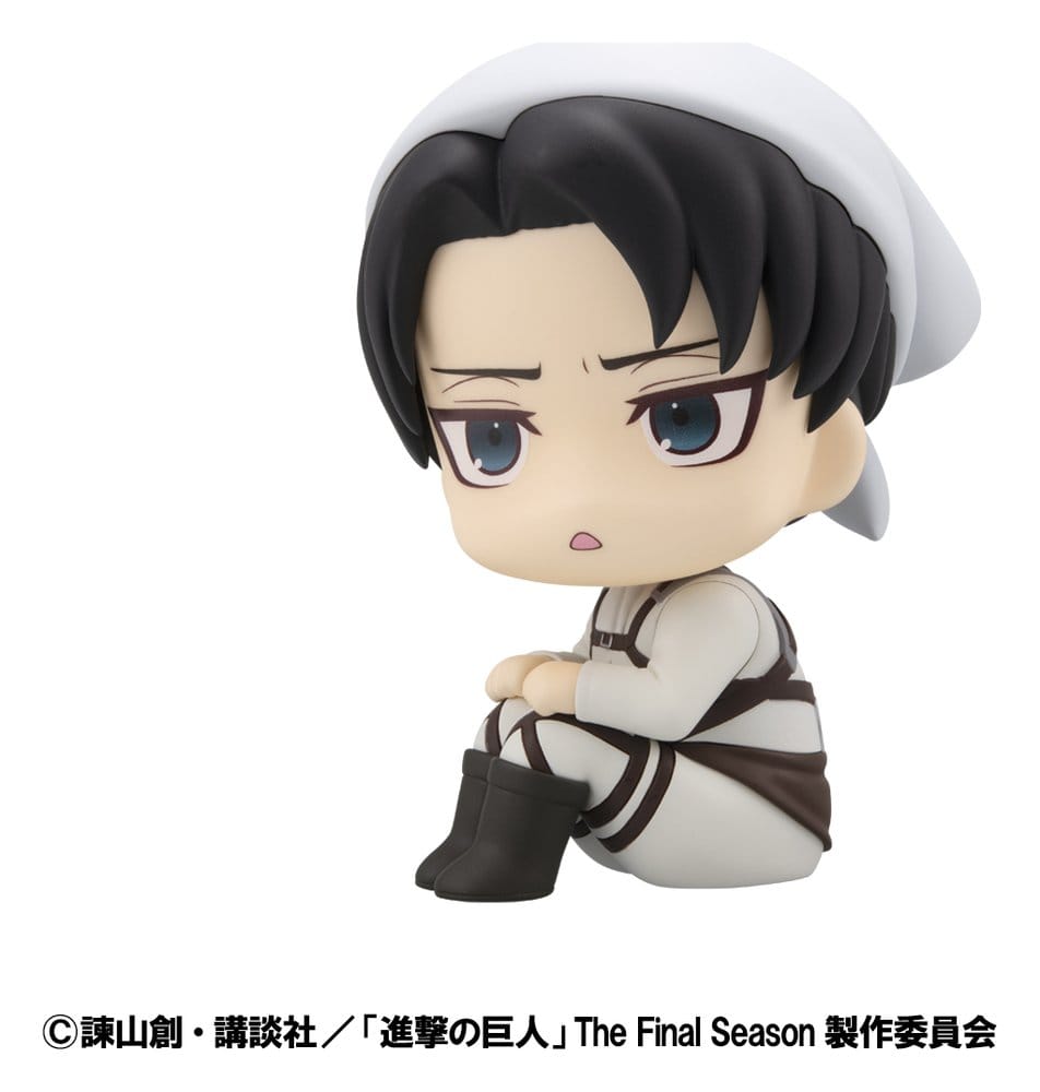 Attack on Titan Look Up PVC Statue Levi Cleaning up Ver. 11 cm - AniMuchuu