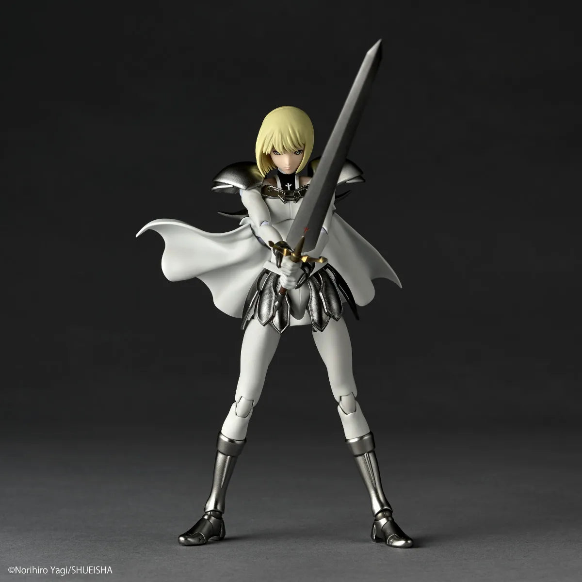 Claymore Revoltech PVC Action Figure Clare 15 cm - AniMuchuu