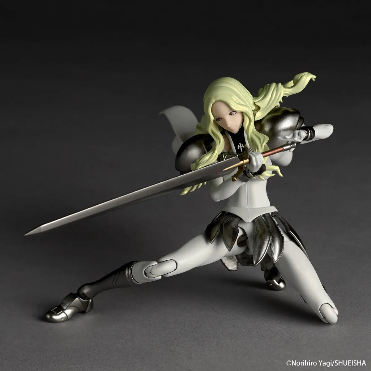 Claymore Revoltech PVC Action Figure Teresa 15 cm - AniMuchuu
