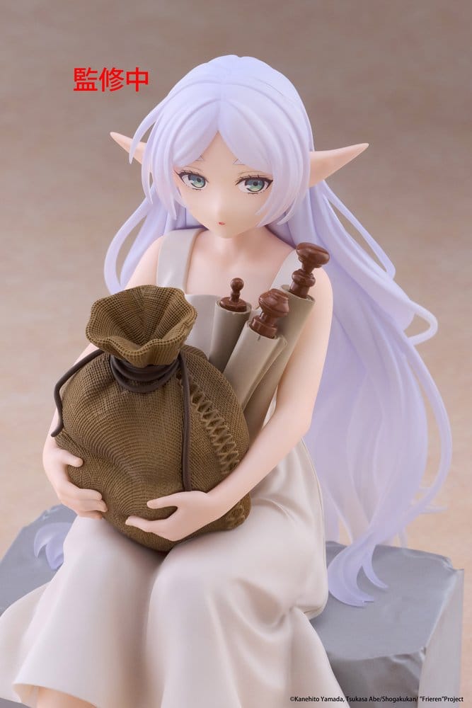 Frieren PVC Figure Desktop Cute Figure Frieren: In Training Ver. 16 cm - AniMuchuu