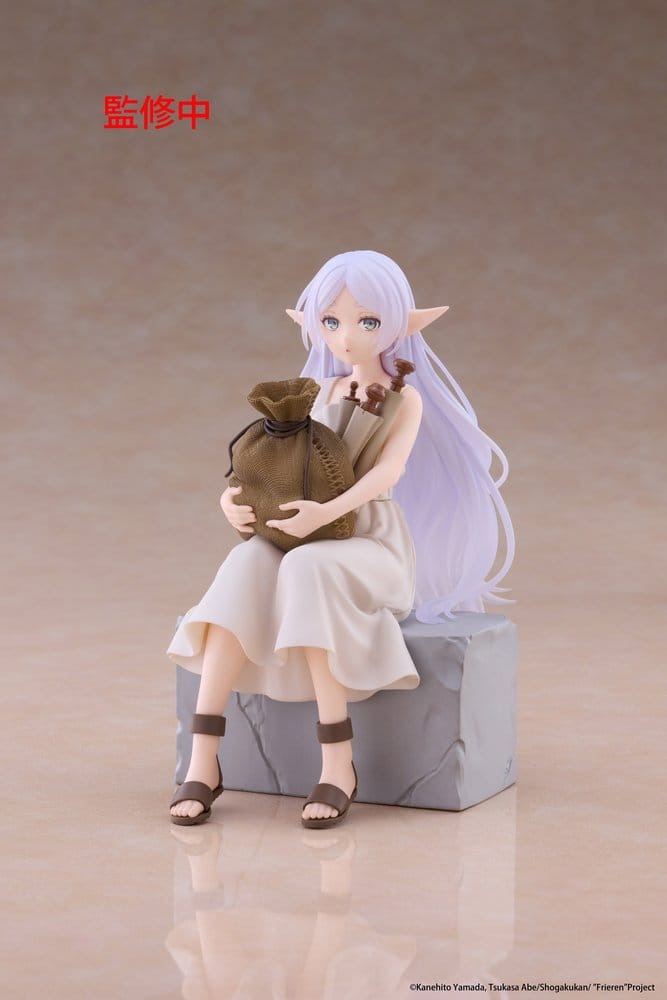 Frieren PVC Figure Desktop Cute Figure Frieren: In Training Ver. 16 cm - AniMuchuu