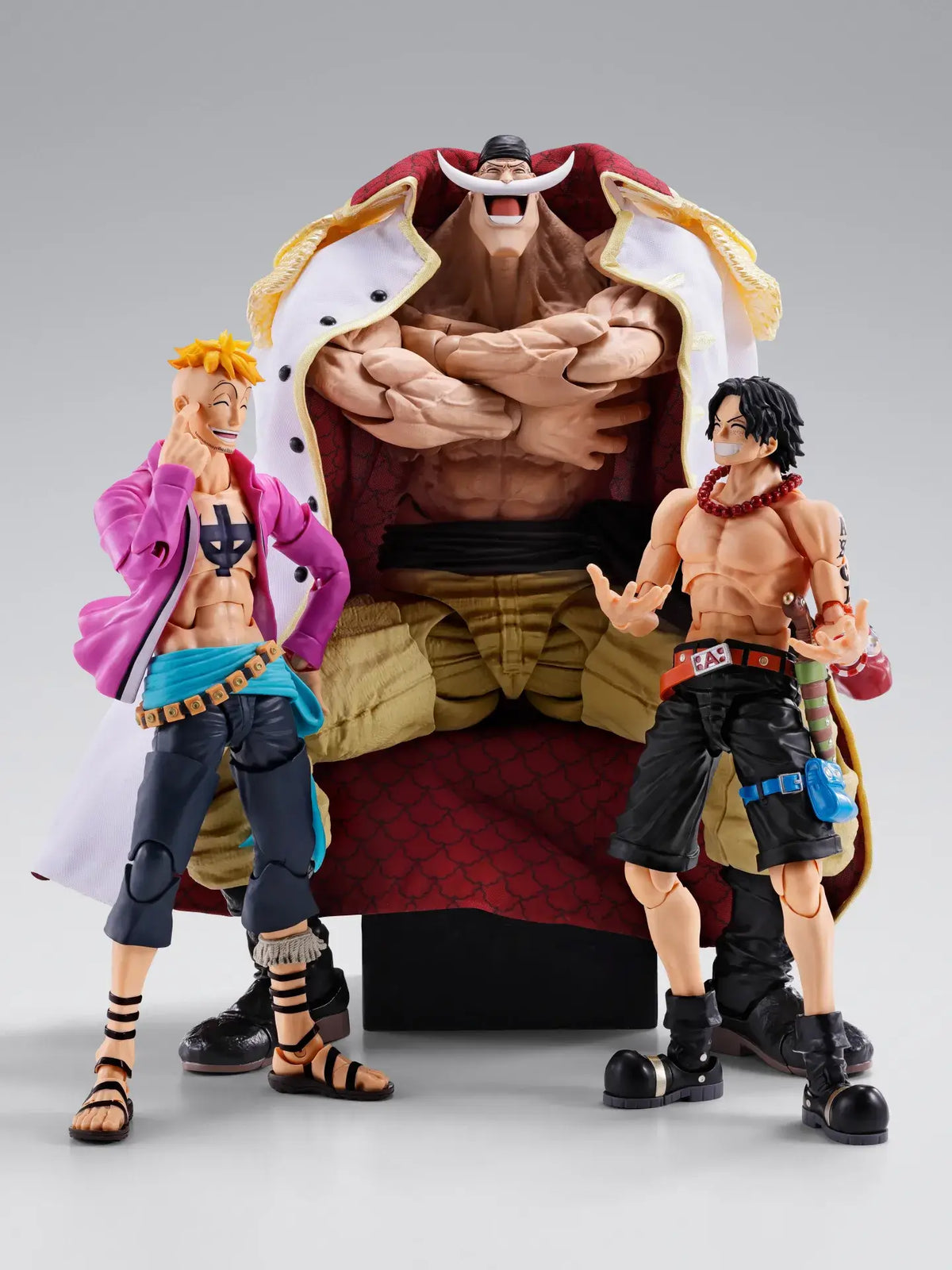 One Piece S.H. Figuarts Action Figure Edward Newgate: Marineford 24 cm - AniMuchuu