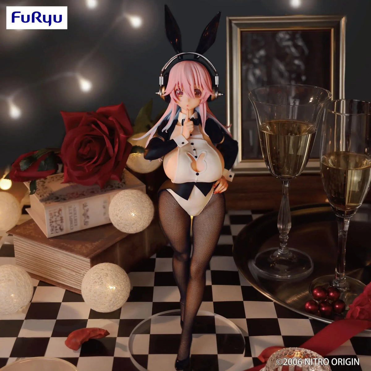 Super Sonico: Tailcoat BiCute Bunnies PVC Figure 30 cm - AniMuchuu