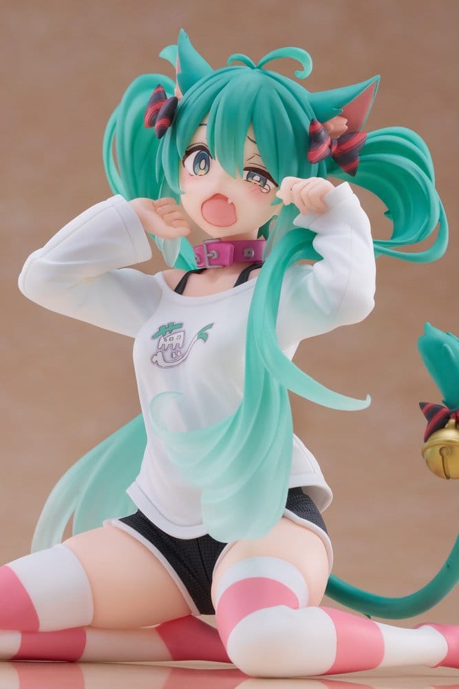 Vocaloid PVC Statue Desktop Cute Figure Hatsune Miku Cat Ear 13 cm - AniMuchuu